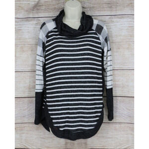 Maurices Womens Size XS Mock Neck Striped Long Sleeve Top Shirt Gray